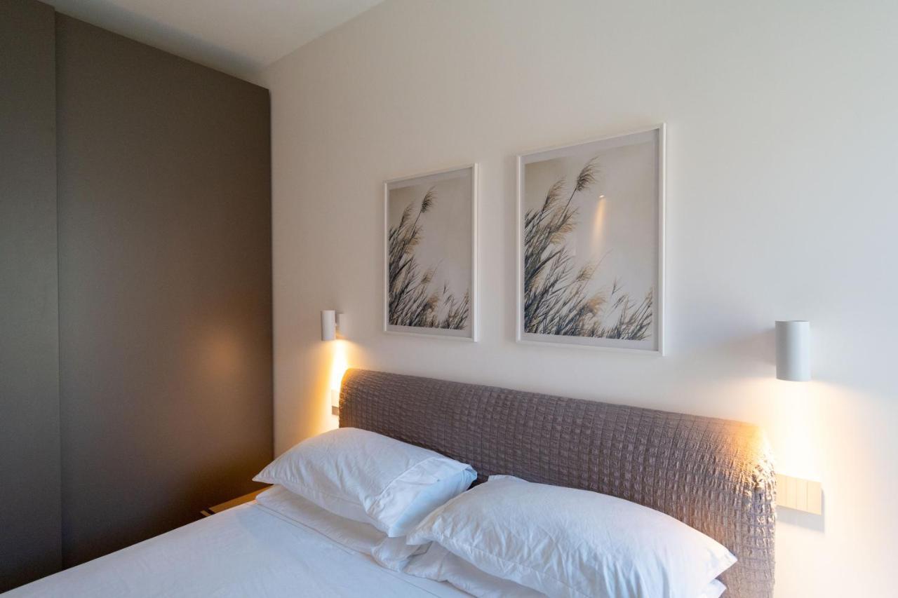 Aurealiving - Trastevere Suite With Rooftop & Gym, Your Place In Рим Екстер'єр фото