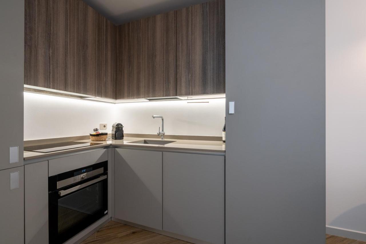 Aurealiving - Trastevere Suite With Rooftop & Gym, Your Place In Рим Екстер'єр фото