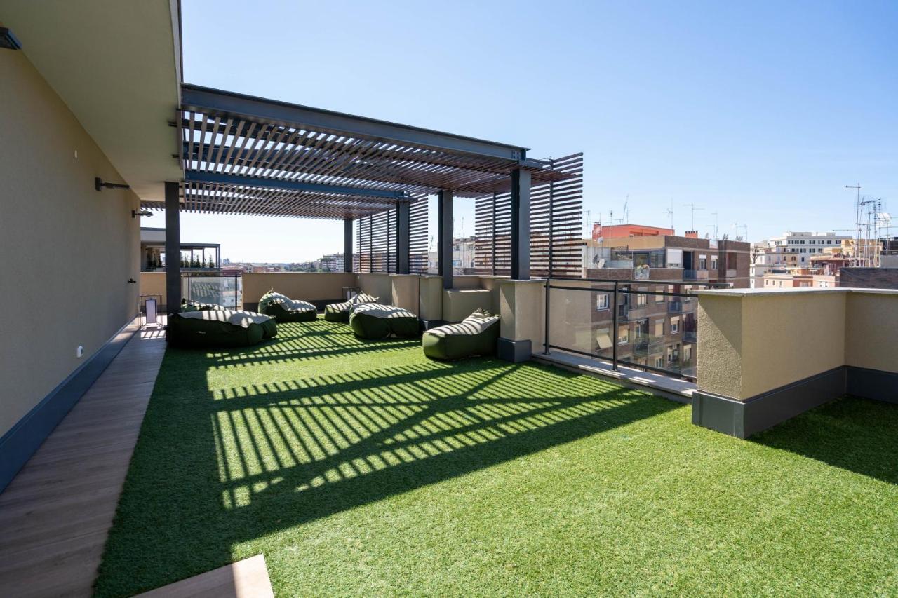 Aurealiving - Trastevere Suite With Rooftop & Gym, Your Place In Рим Екстер'єр фото
