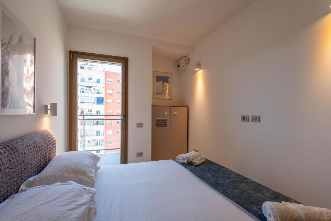 Aurealiving - Trastevere Suite With Rooftop & Gym, Your Place In Рим Екстер'єр фото