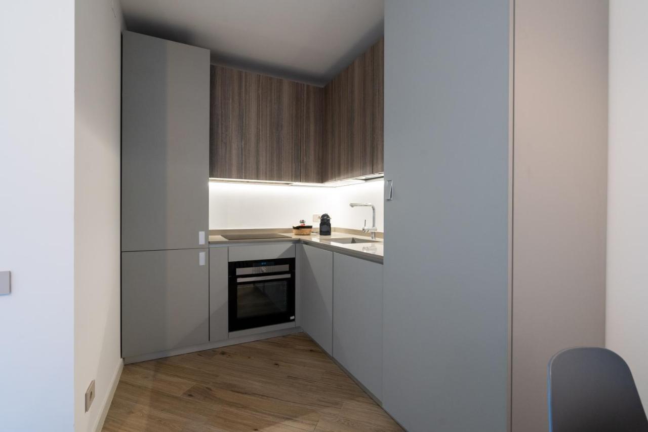 Aurealiving - Trastevere Suite With Rooftop & Gym, Your Place In Рим Екстер'єр фото