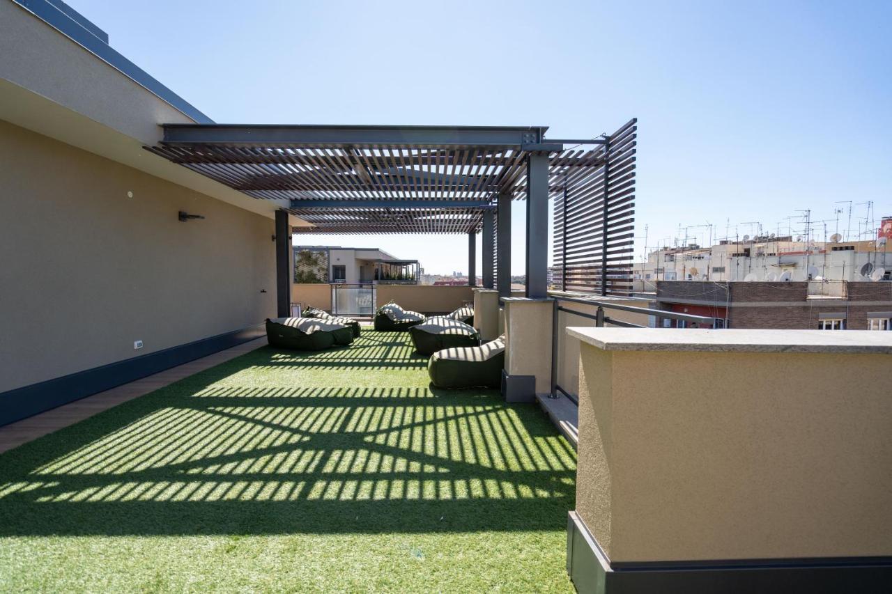 Aurealiving - Trastevere Suite With Rooftop & Gym, Your Place In Рим Екстер'єр фото