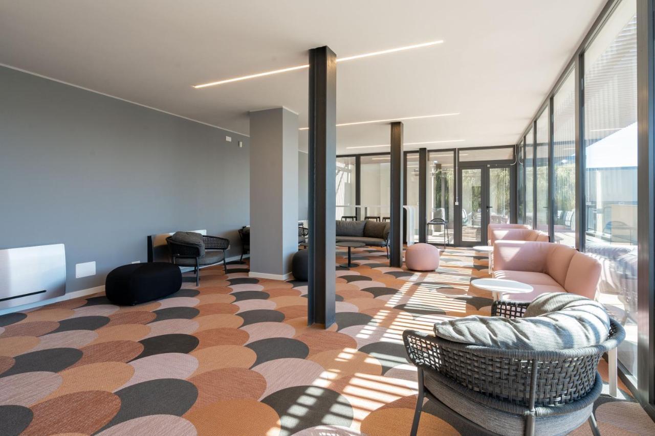 Aurealiving - Trastevere Suite With Rooftop & Gym, Your Place In Рим Екстер'єр фото