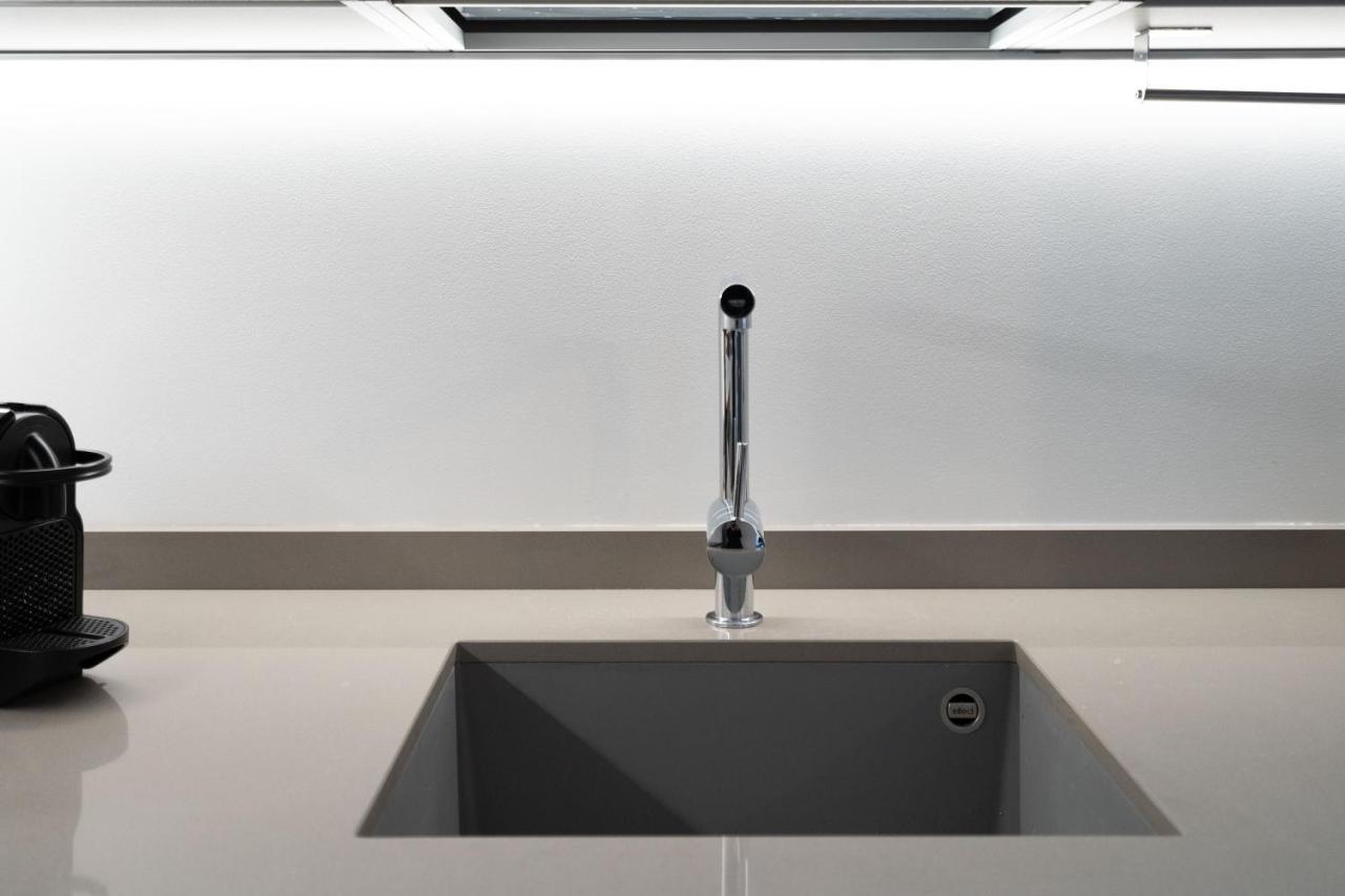 Aurealiving - Trastevere Suite With Rooftop & Gym, Your Place In Рим Екстер'єр фото