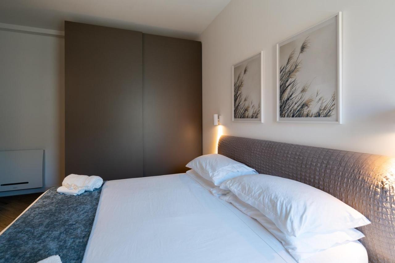 Aurealiving - Trastevere Suite With Rooftop & Gym, Your Place In Рим Екстер'єр фото