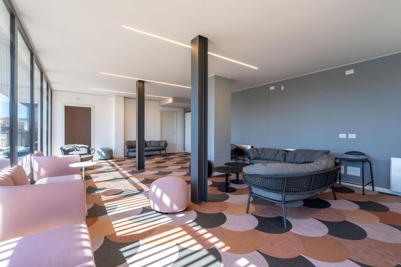 Aurealiving - Trastevere Suite With Rooftop & Gym, Your Place In Рим Екстер'єр фото