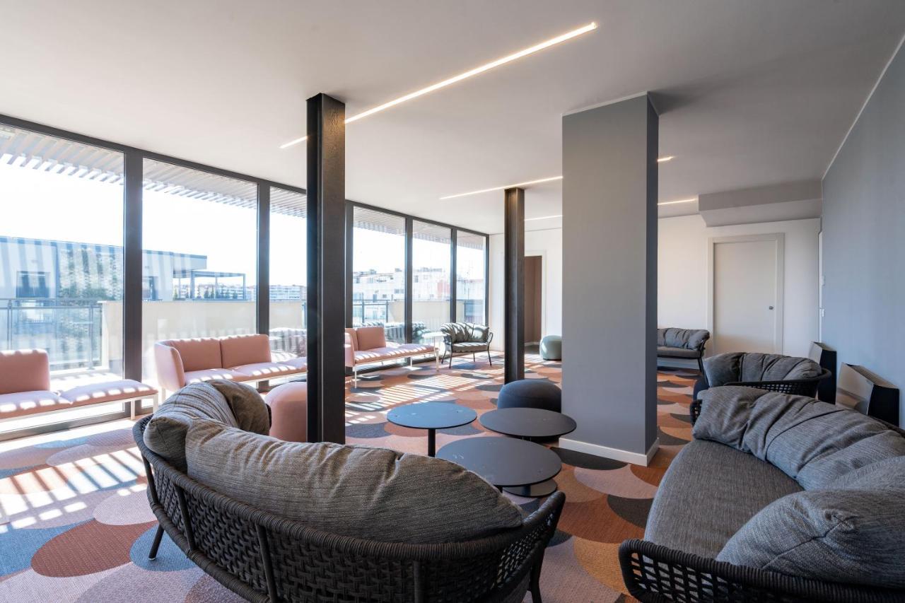Aurealiving - Trastevere Suite With Rooftop & Gym, Your Place In Рим Екстер'єр фото