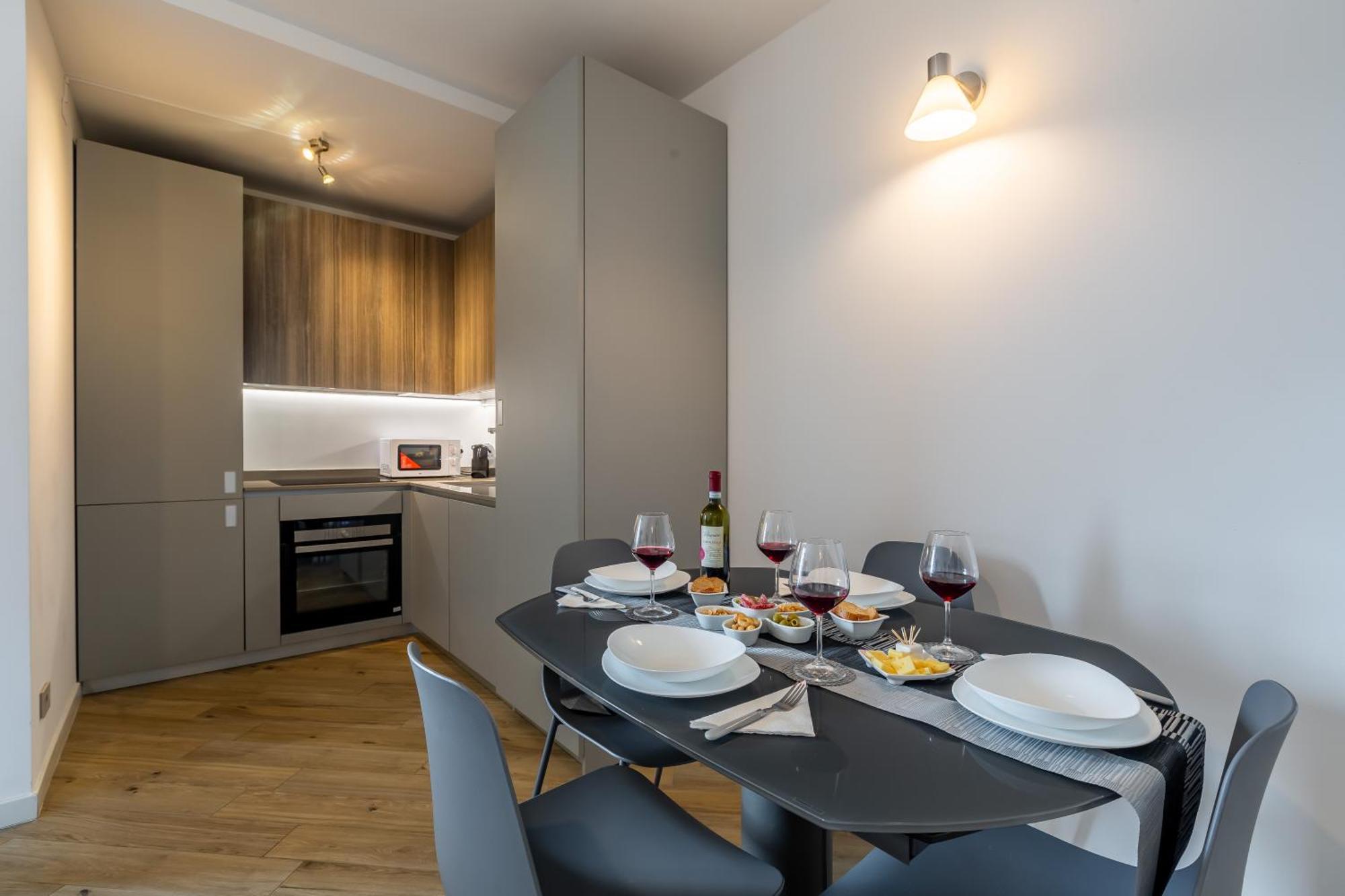 Aurealiving - Trastevere Suite With Rooftop & Gym, Your Place In Рим Екстер'єр фото