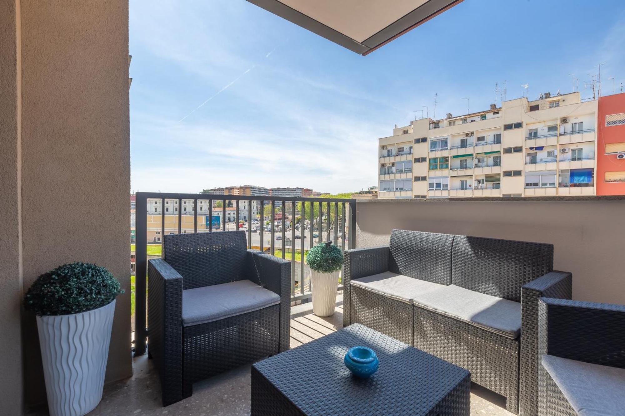Aurealiving - Trastevere Suite With Rooftop & Gym, Your Place In Рим Екстер'єр фото