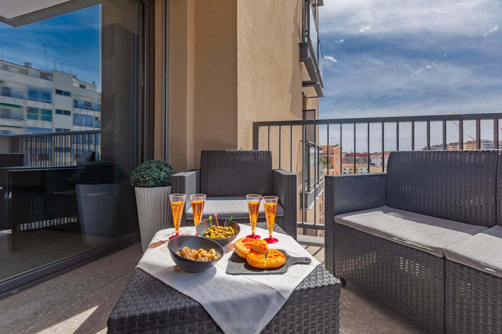 Aurealiving - Trastevere Suite With Rooftop & Gym, Your Place In Рим Екстер'єр фото