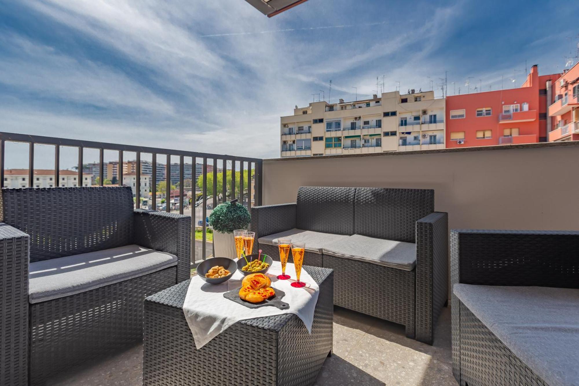 Aurealiving - Trastevere Suite With Rooftop & Gym, Your Place In Рим Екстер'єр фото